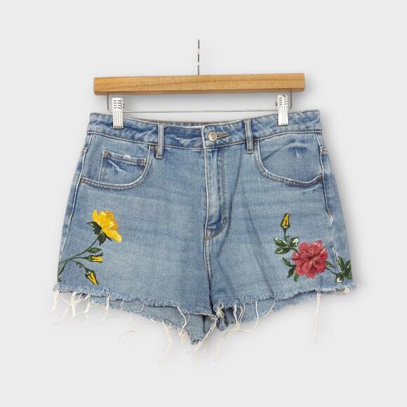 PacSun Pants - Womens Pacsun High Rise Short Flower Embroidered Shorts Size 29" Waist
